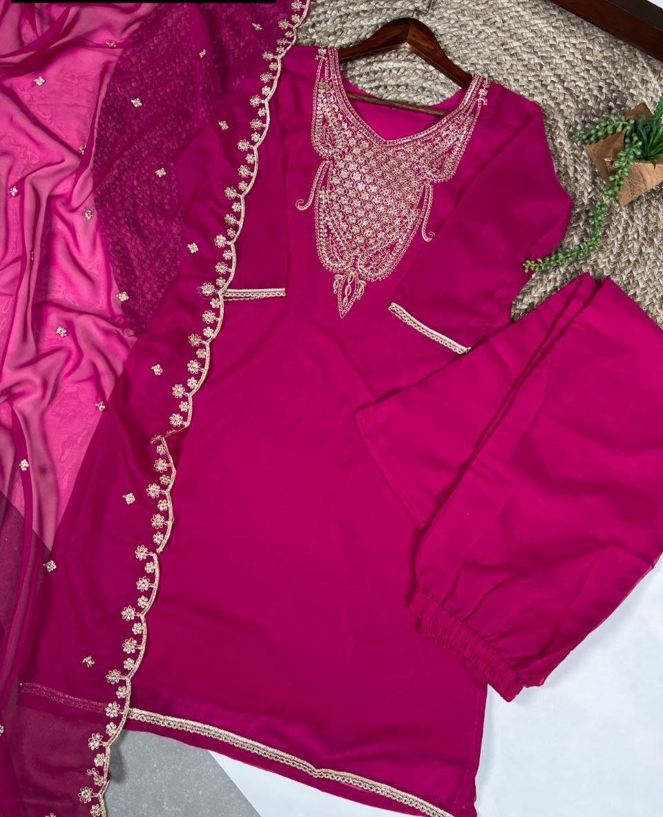 Gorgeous Pink Organza Salwar Suit With Sequins &amp; Thread Work