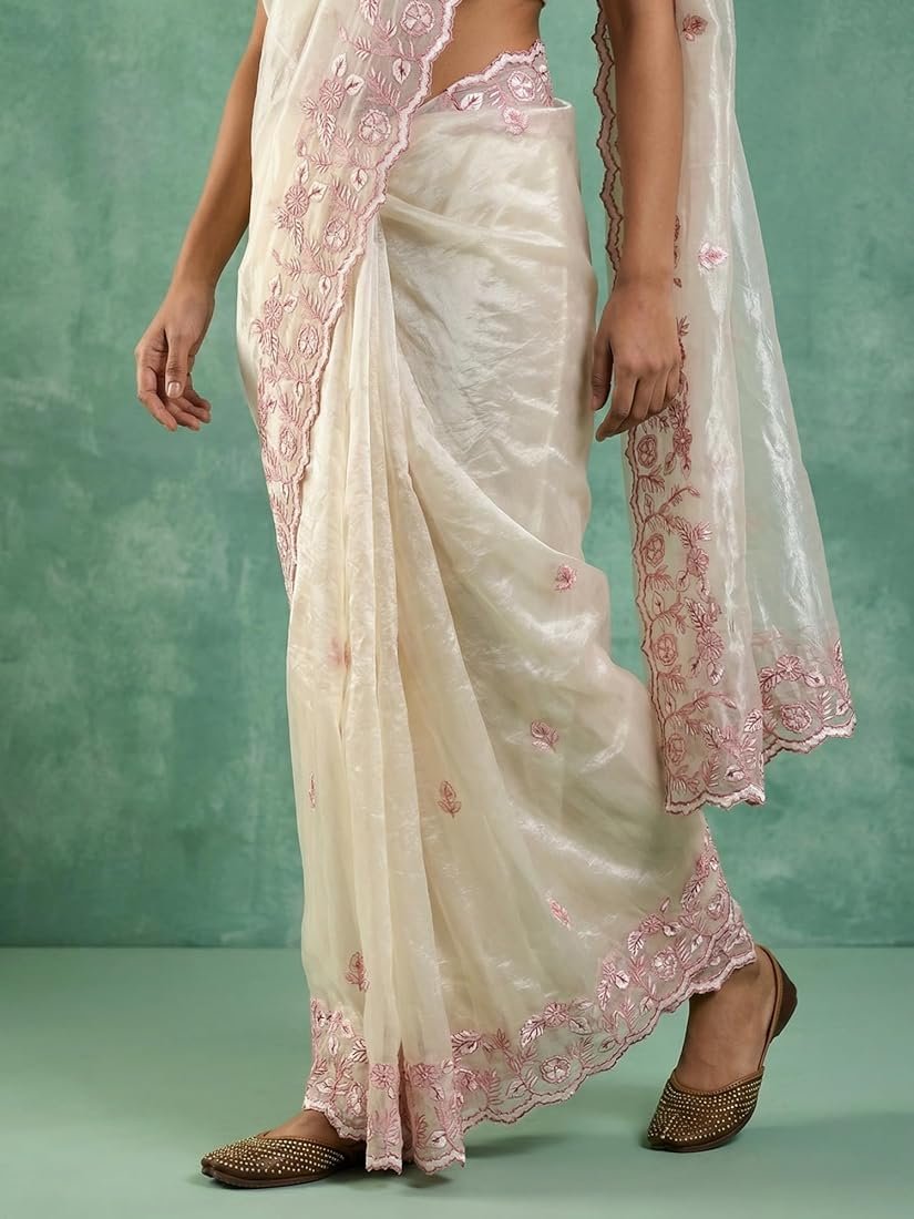 Trendy Pure Chanda Silk Saree With Flower Embroidery Work