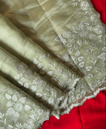 Trendy Pure Chanda Silk Saree With Flower Embroidery Work