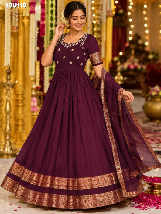 Royal Elegance Gown-Voni Set With With Rich Woven Zari Border