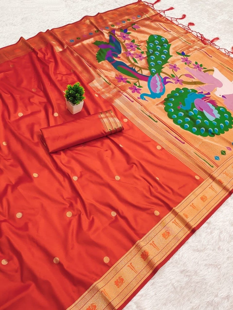 Elegant Kanchivaram Silk Saree With Zari Weaving Pallu