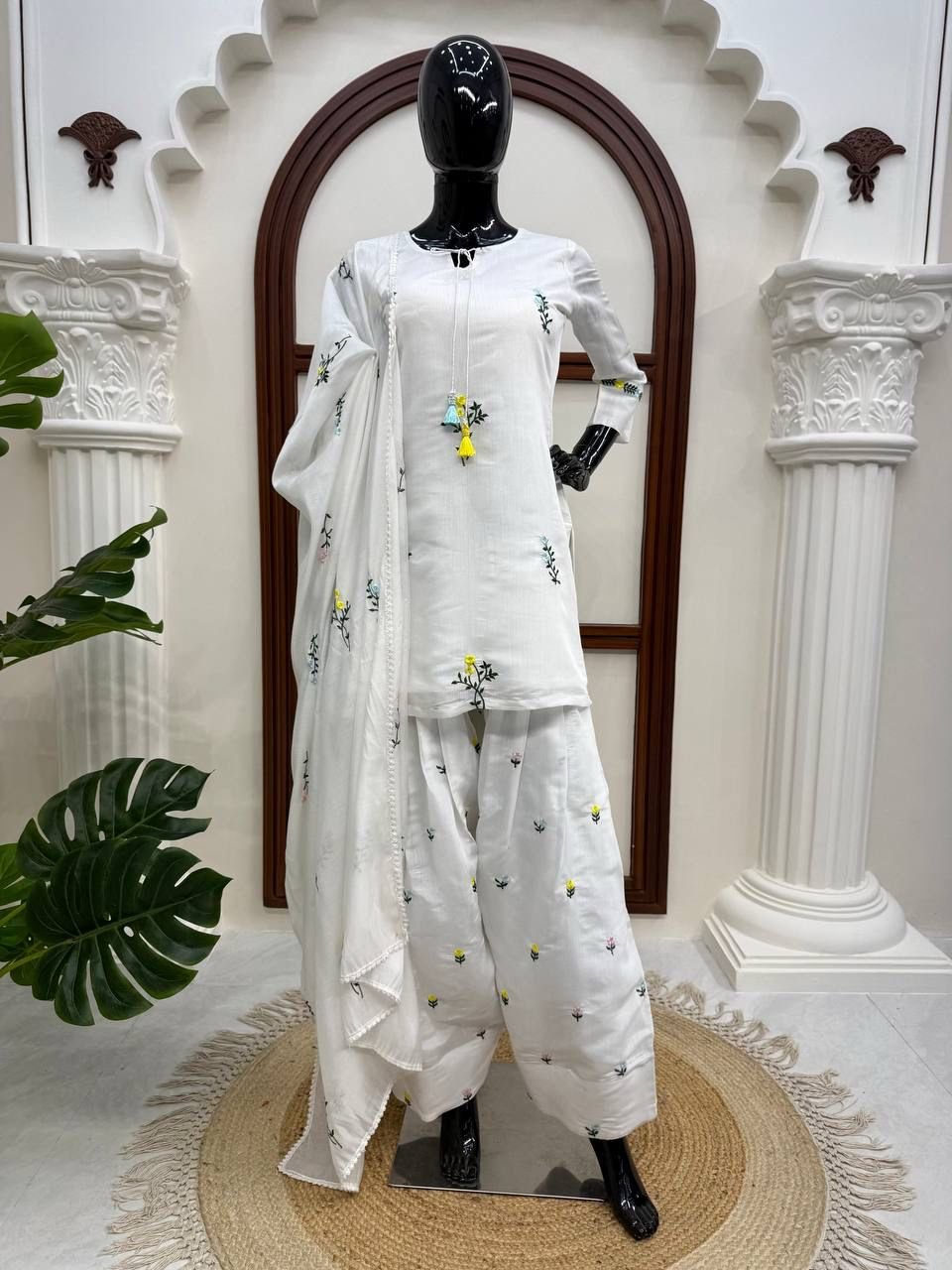 Classy White Chanderi Salwar Suit Set With Thread Work