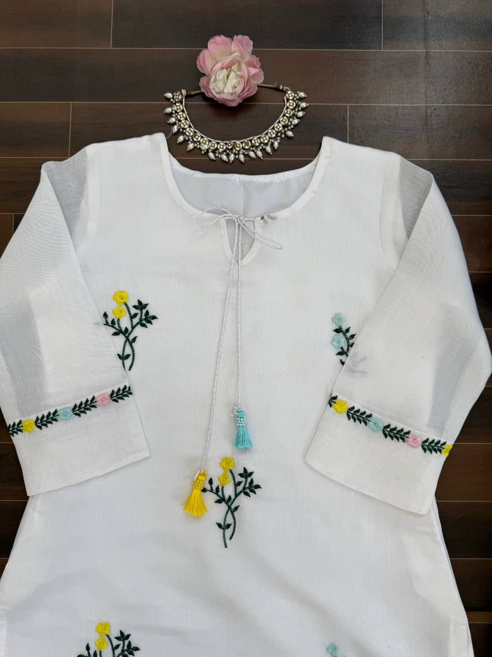 Classy White Chanderi Salwar Suit Set With Thread Work