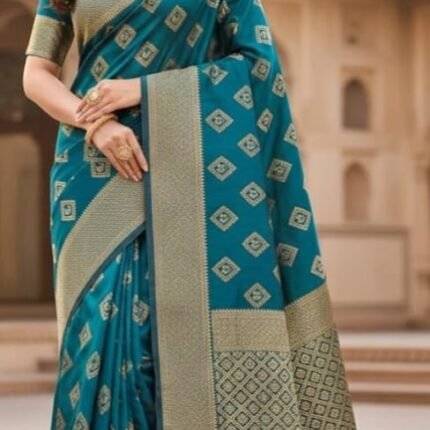 Lichi Silk Saree With Zari Border