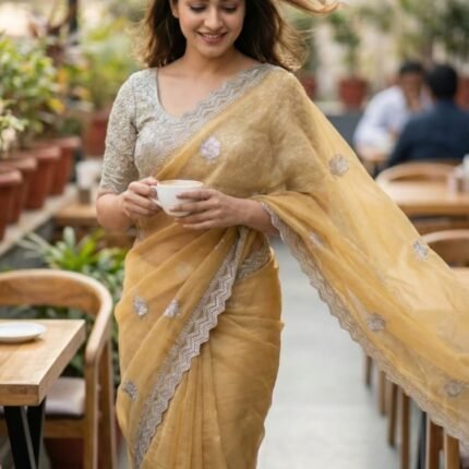 Soft Rich Shiny Dual Shaded Crunchy Silk Saree