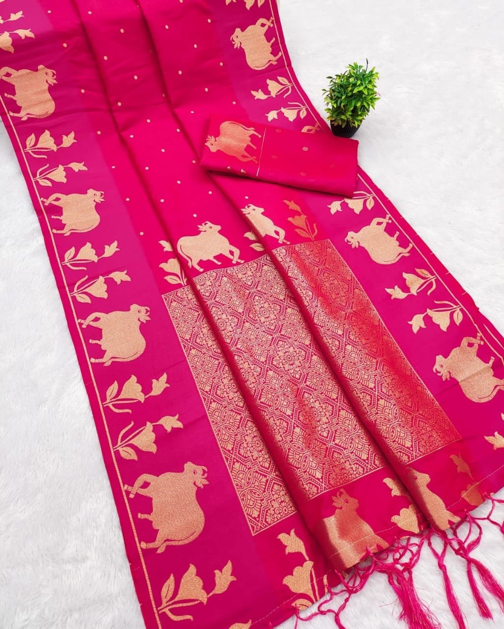 7a8487b7-d3e6-41d1-bcd8-9e5b892401cb Silk Sarees