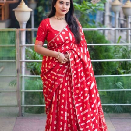 Pure Dola Silk Saree Featuring Beautiful All-Over Zari Weaved Design