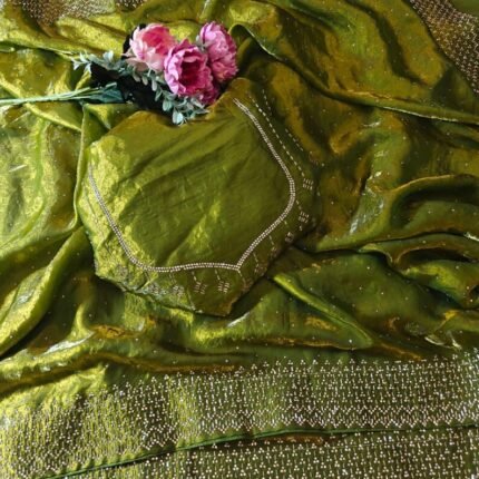 Olive Green Soft Space Silk Saree With Dual Shaded Fabric